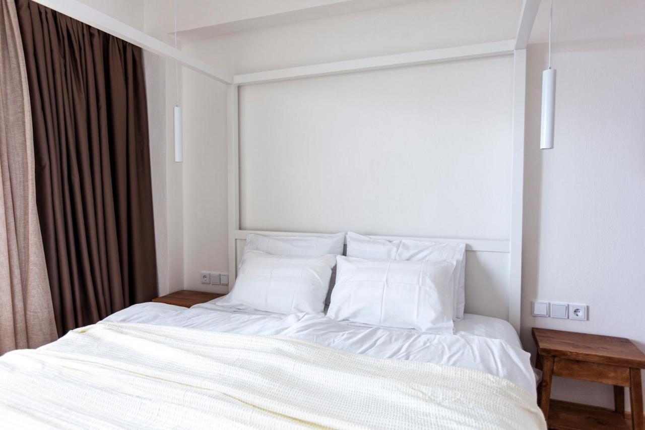 Alex & Sofi Hotel Himare Exterior photo