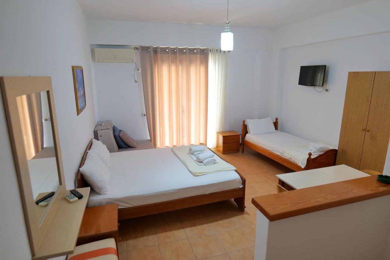 Alex & Sofi Hotel Himare Exterior photo