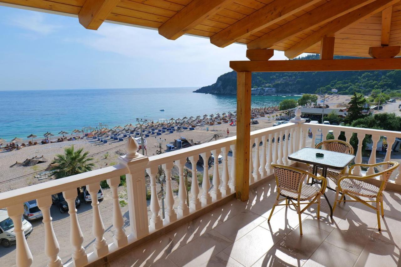 Alex & Sofi Hotel Himare Exterior photo