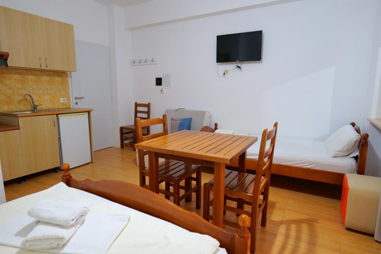 Alex & Sofi Hotel Himare Exterior photo