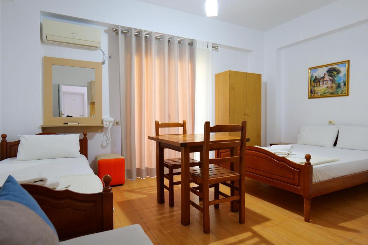 Alex & Sofi Hotel Himare Exterior photo