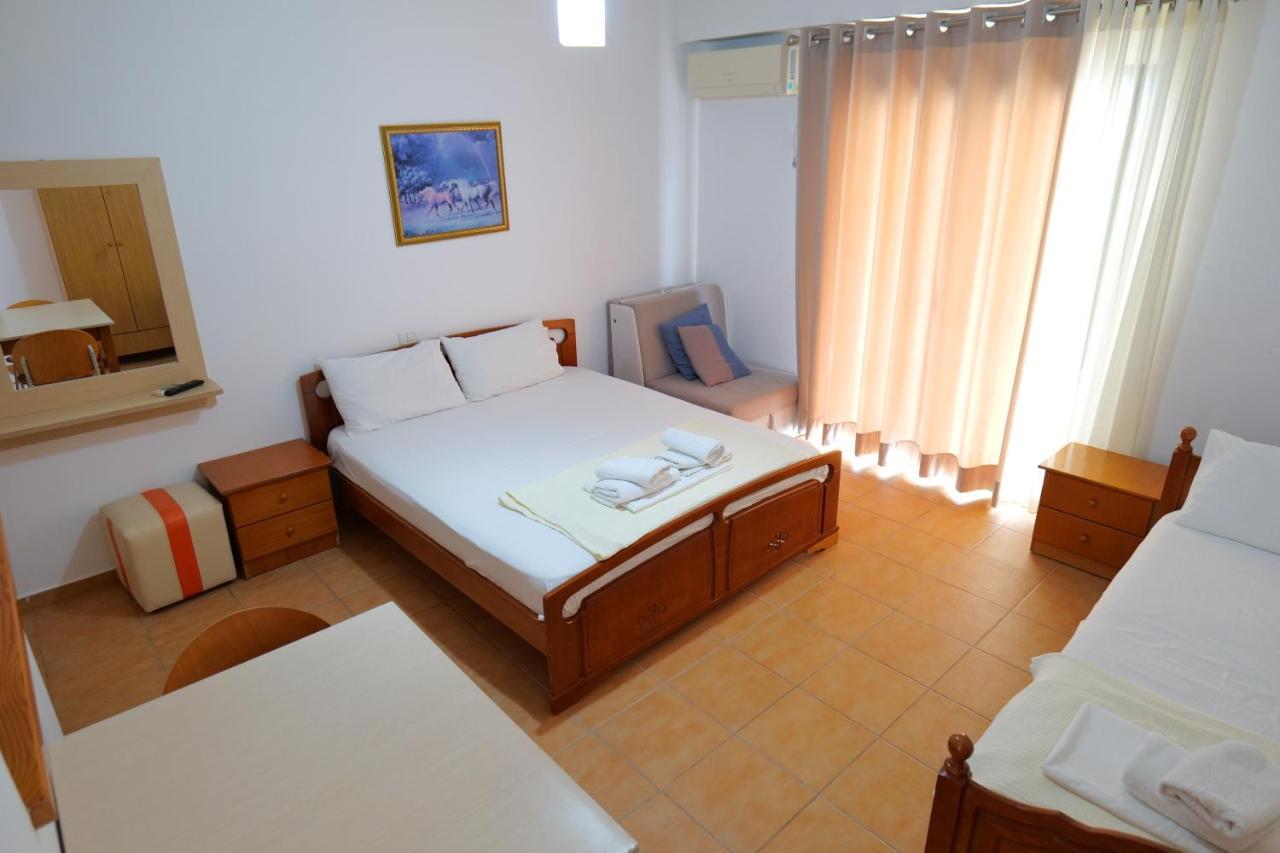 Alex & Sofi Hotel Himare Exterior photo